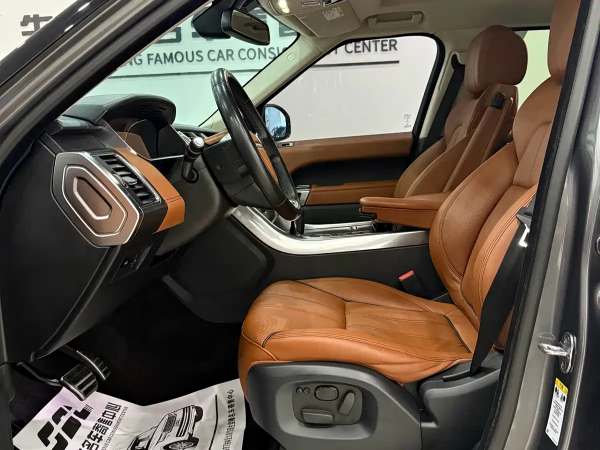 Photo 8 - Land Rover Range Rover Sport