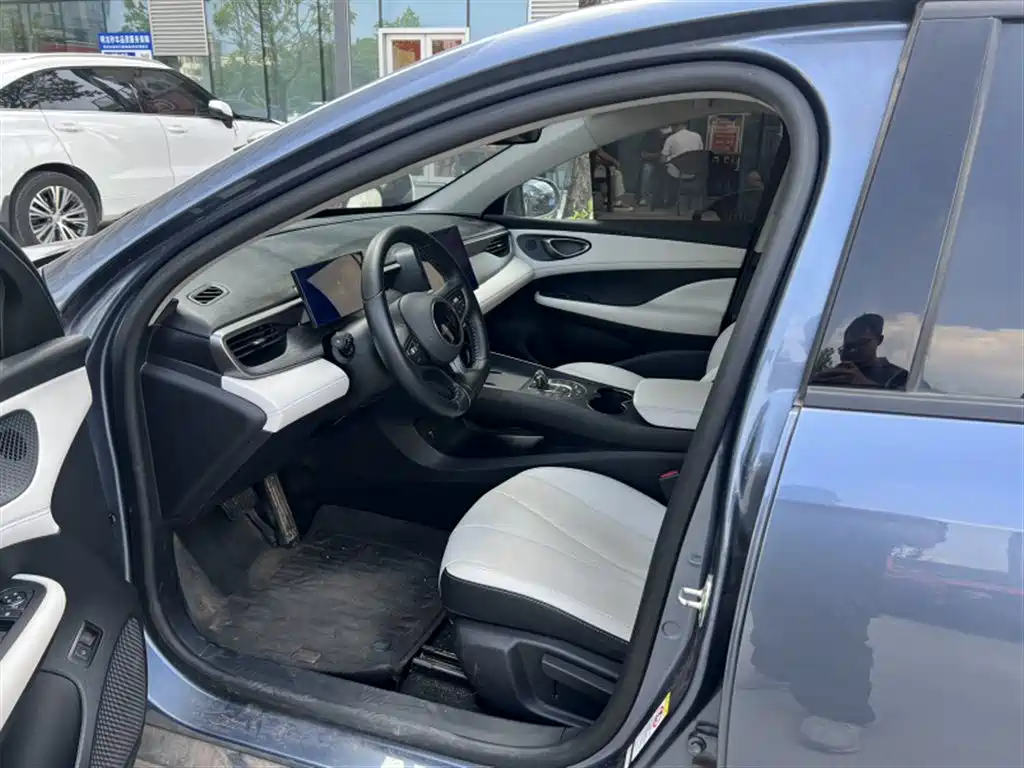 2025 BYD Seal 05