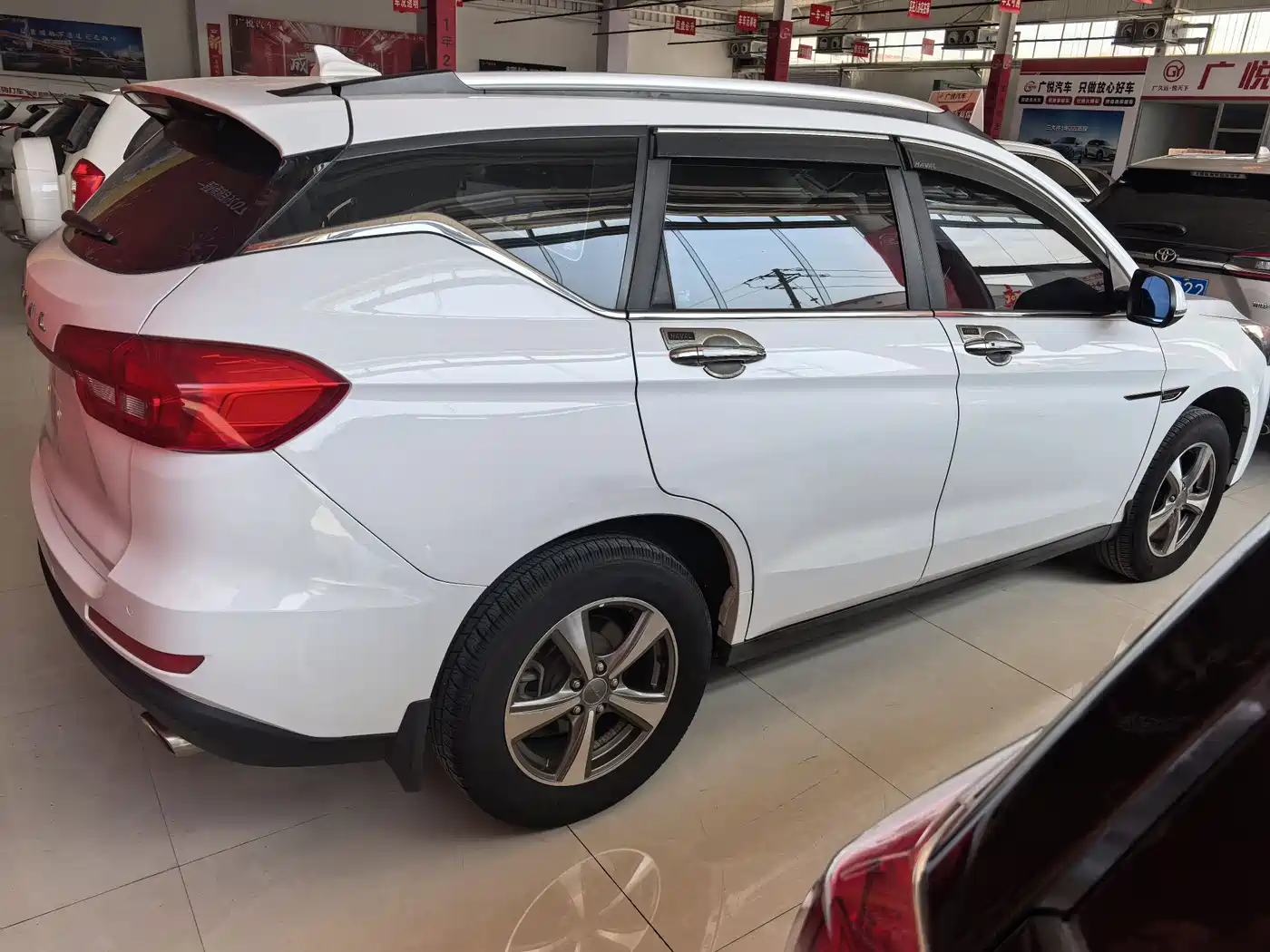 Haval M6 2017 1.5T Manual 2WD Urban фото 3