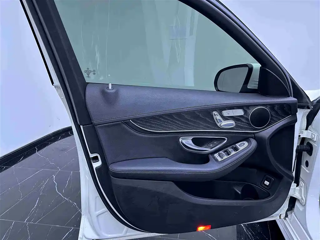 Mercedes-Benz C-Class 2017 C 200 L Sport фото 17