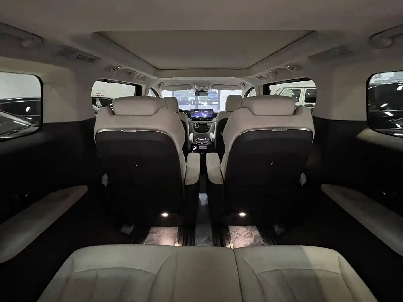 Hongqi HQ9 2023 2.0T Smart Connect Flagship фото 23