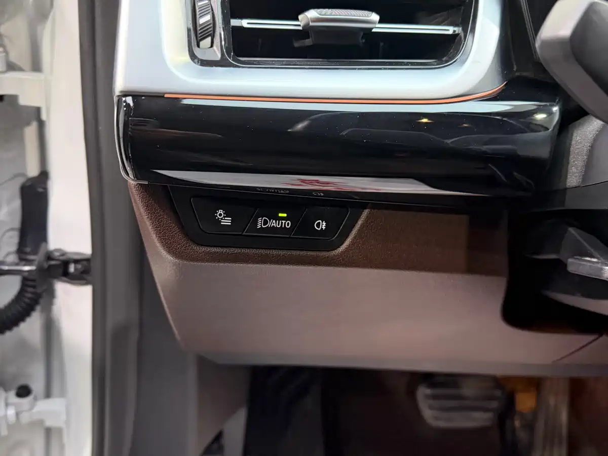 BMW X1 2023 sDrive20Li X Design Package фото 9