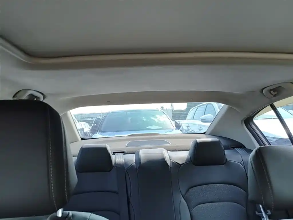 Chevrolet Cavalier 2018 320 Manual Joy Edition фото 18