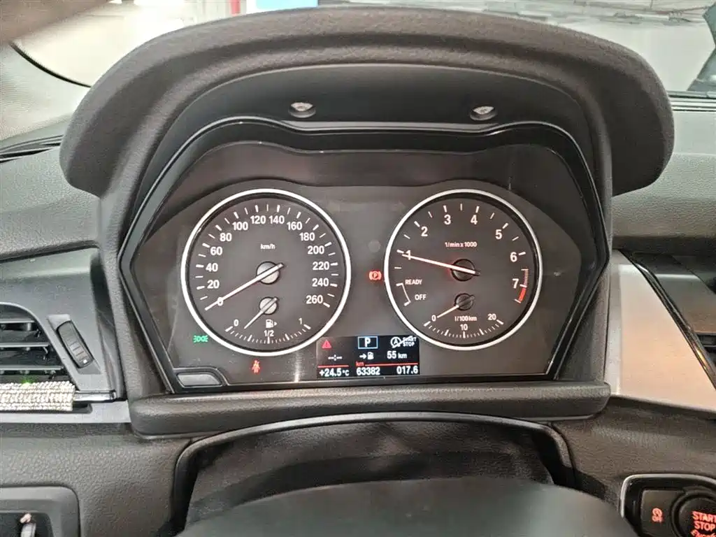 BMW 2 Series Touring 2016 218i Leading фото 12