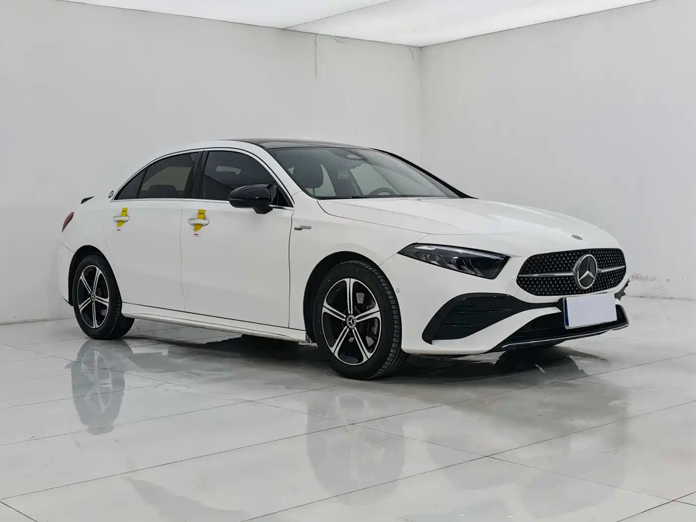 Mercedes-Benz A-Class 2024 A 200 L Fashion Edition фото 9
