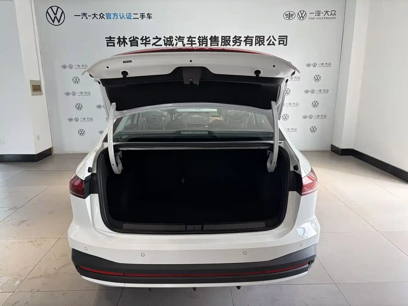 Volkswagen Sagitar 2026 S 1.5L Base Model фото 18