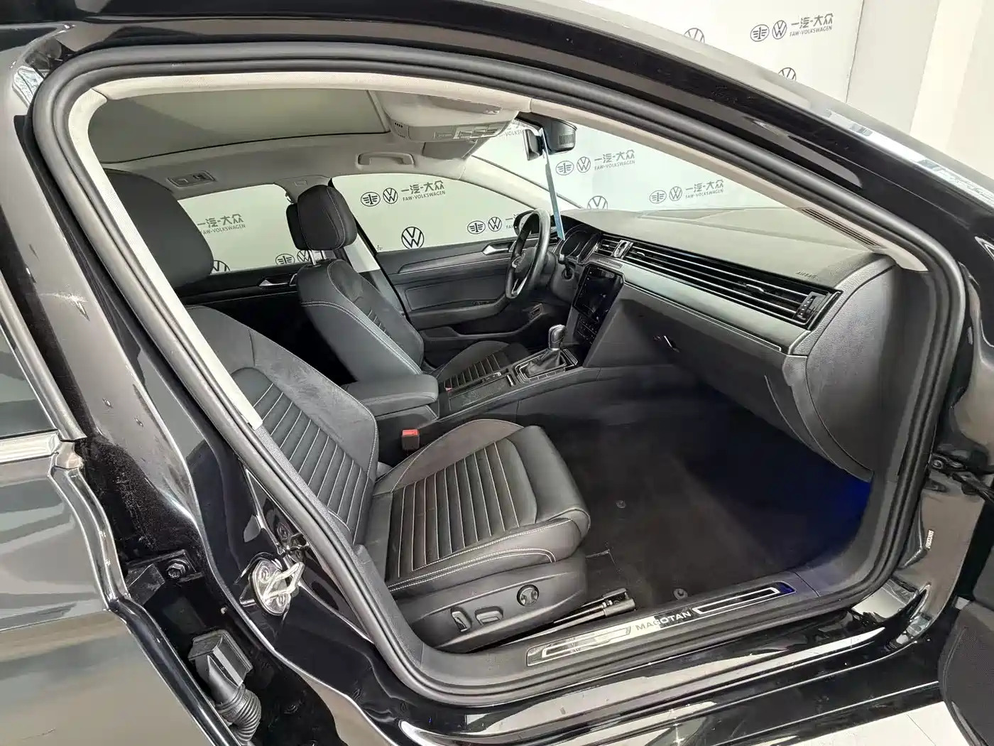 Volkswagen Magotan 2020 330TSI DSG Leading фото 10