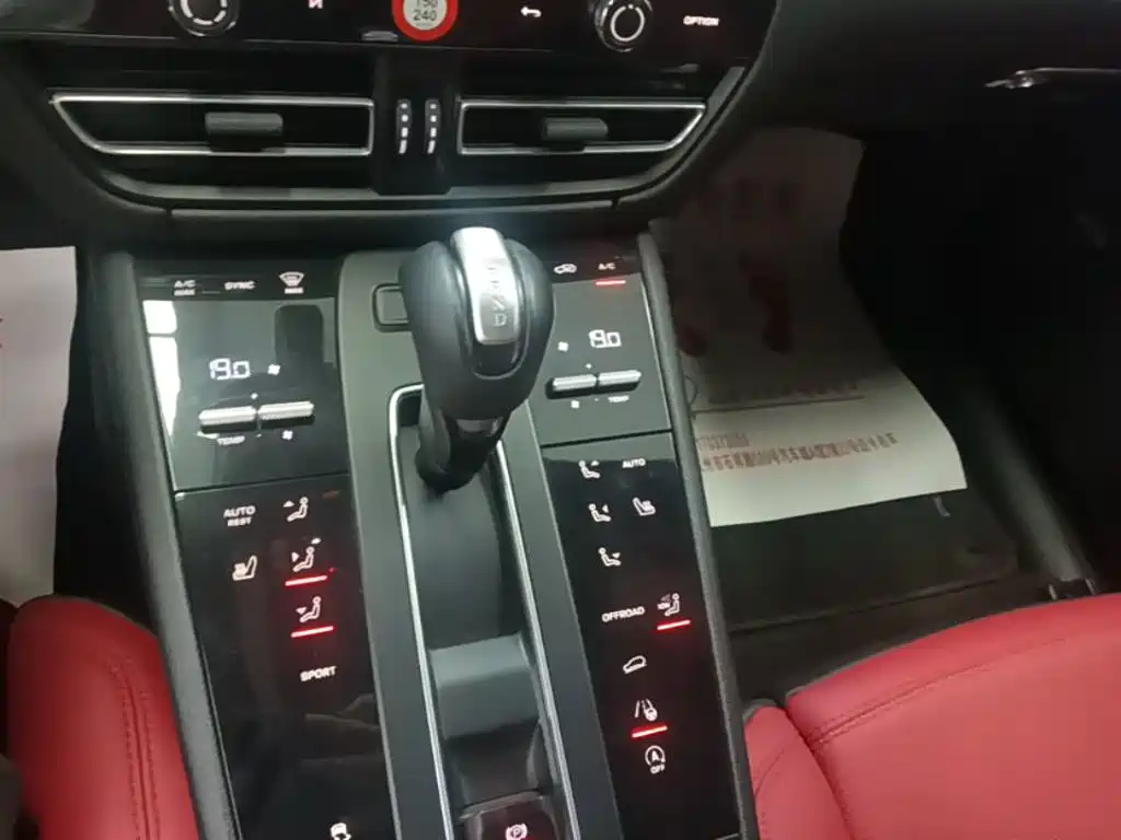 Фото 14 - Porsche Macan