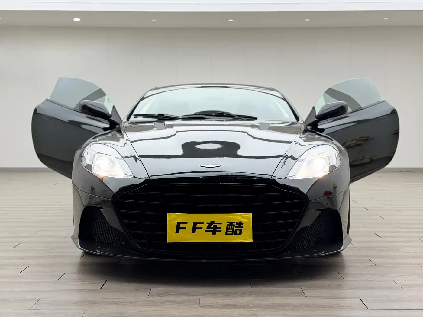 Aston Martin DB9 2011 6.0L Touchtronic Coupe фото 4