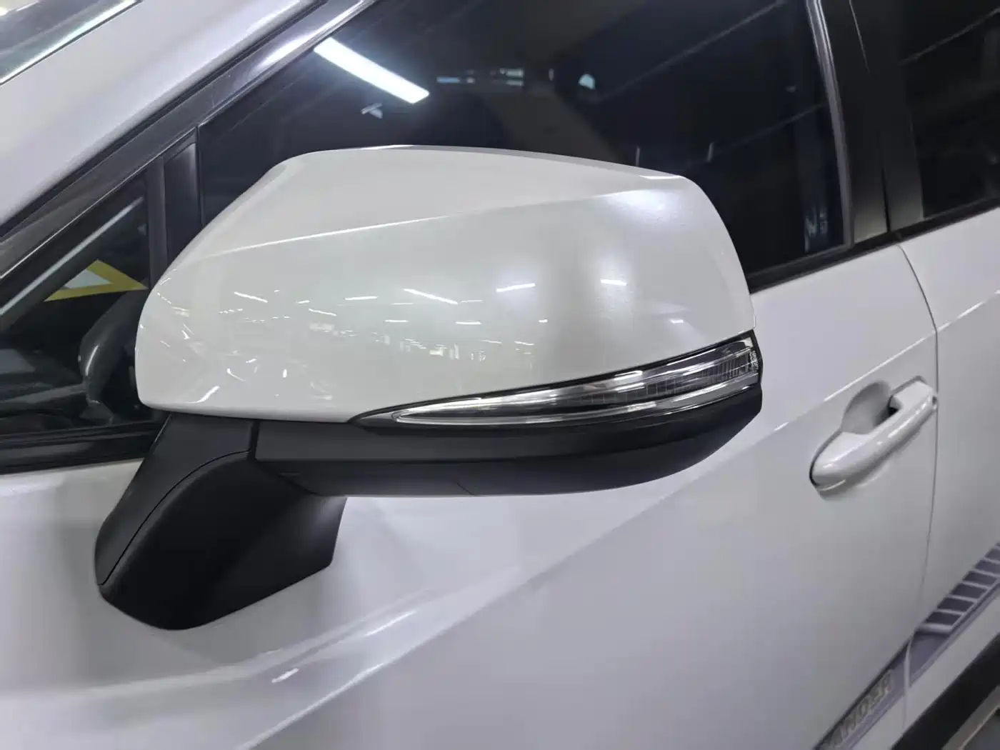 Toyota Wildlander 2020 2.0L CVT AWD Luxury Edition фото 6