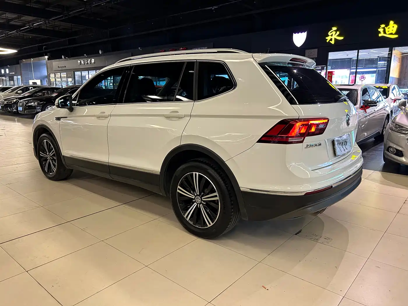 Volkswagen Tiguan L 2019 330TSI Automatic 2WD Panorama Comfort Edition China VI фото 11
