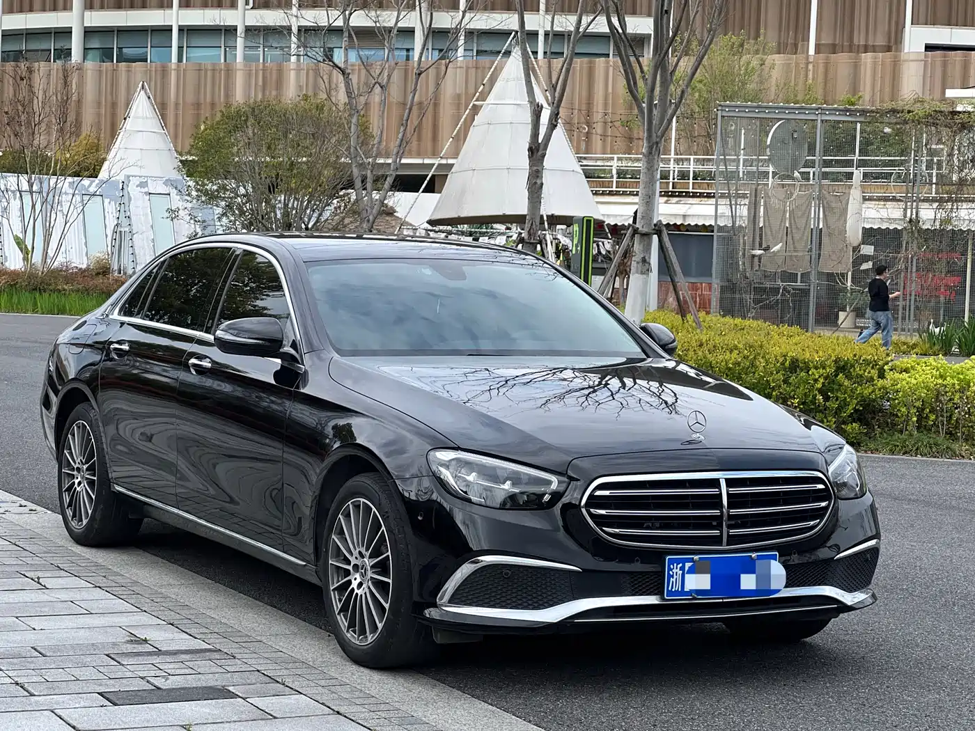 MERCEDES-BENZ E CLASS