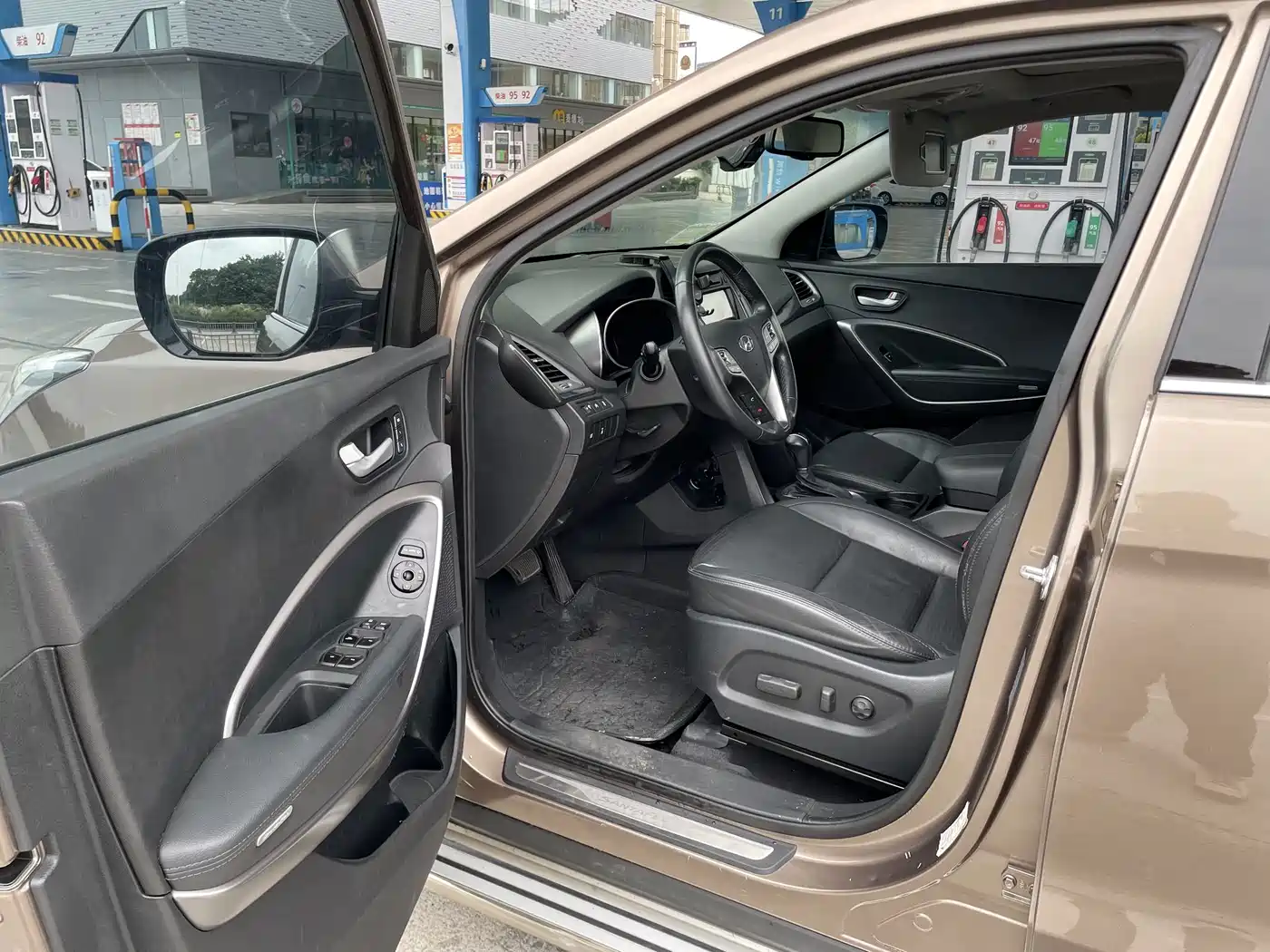 Фото 7 - Hyundai Santa Fe