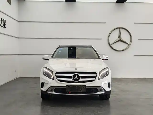 Mercedes-Benz GLA 2016 GLA 200 Fashion — фото 2