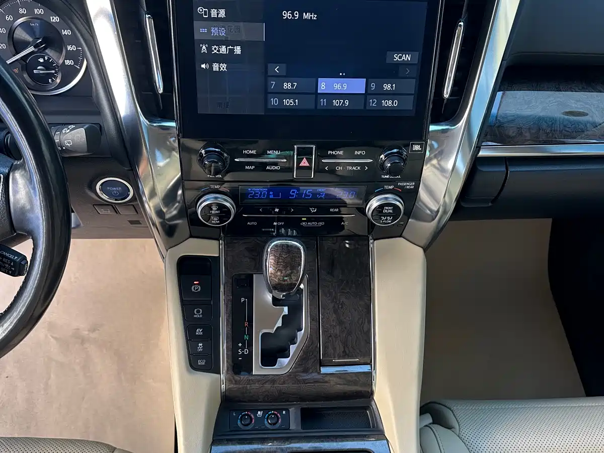 Toyota Alphard 2020 Hybrid 2.5L Premium Edition фото 12