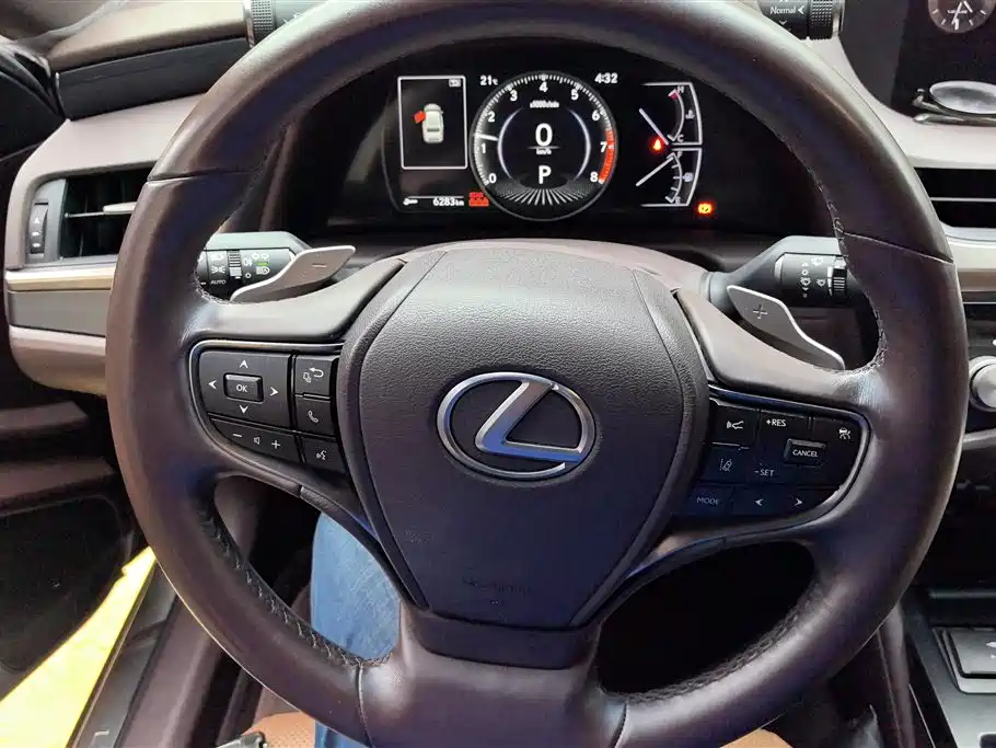 Lexus ES 2020 200 Excellence фото 15