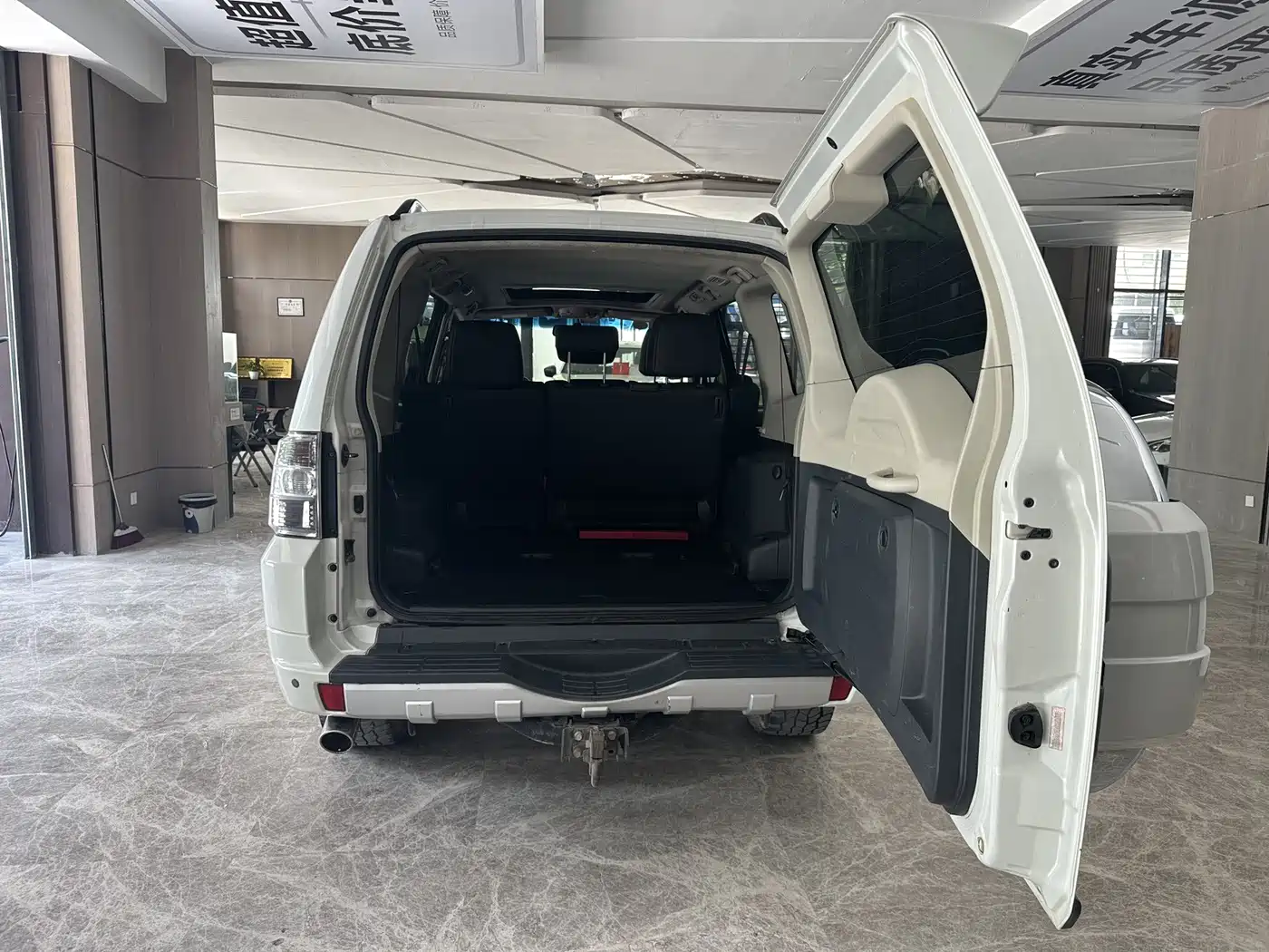 Mitsubishi Pajero (Import) 2012 3.0L Elite Plus Edition фото 17