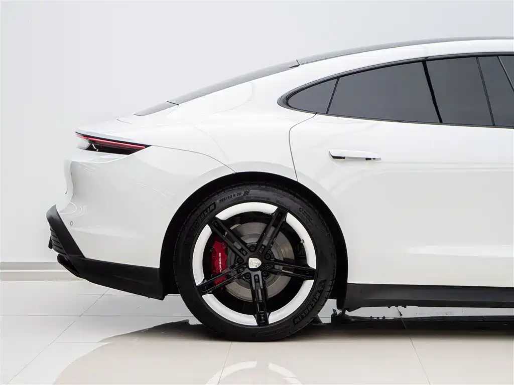 Porsche Taycan 2022 Facelift Taycan фото 8