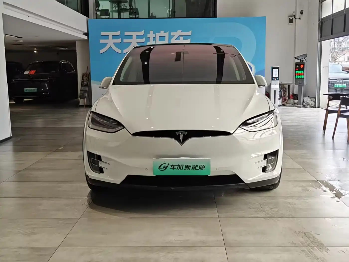 TESLA MODEL X