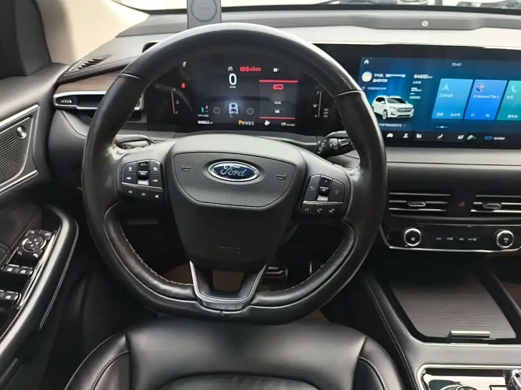 Фото 11 - Ford Edge