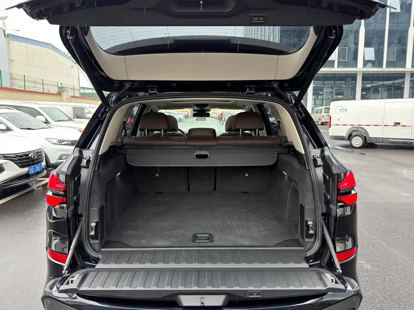 BMW X5 2023 xDrive 30Li Premium M Sport Black Night Package фото 14