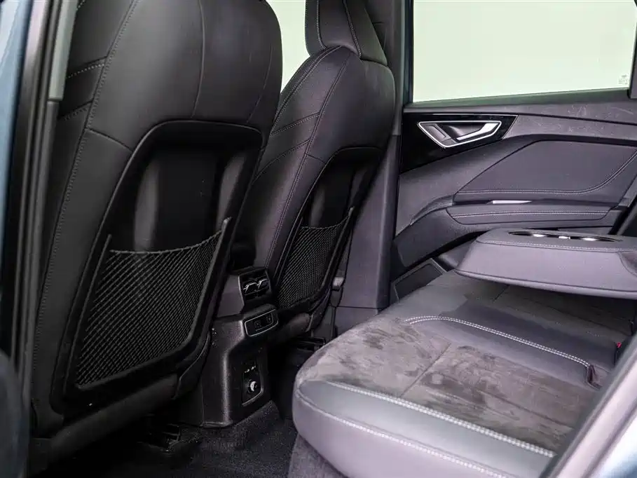 Audi Q4 e-tron 2023 50 e-tron quattro Creation Edition фото 7