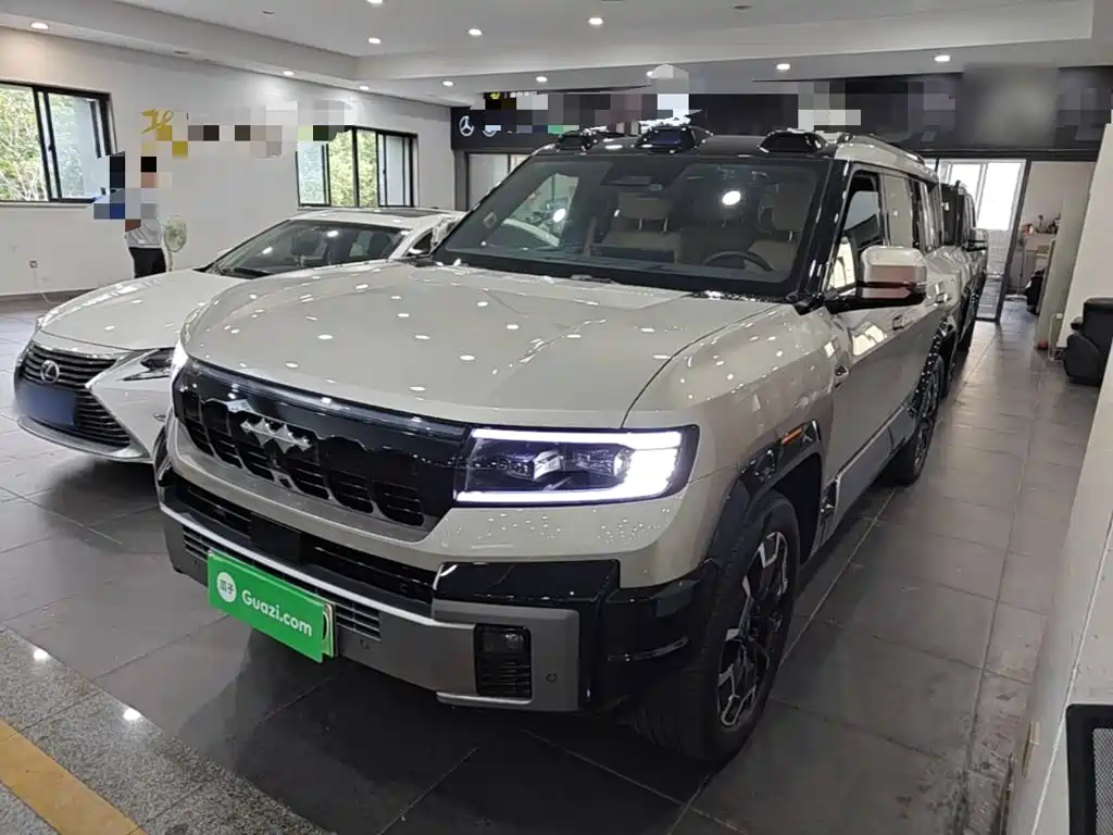 Fang Cheng Bao Leopard 8 2025 Zhiyong Flagship 7-Seater