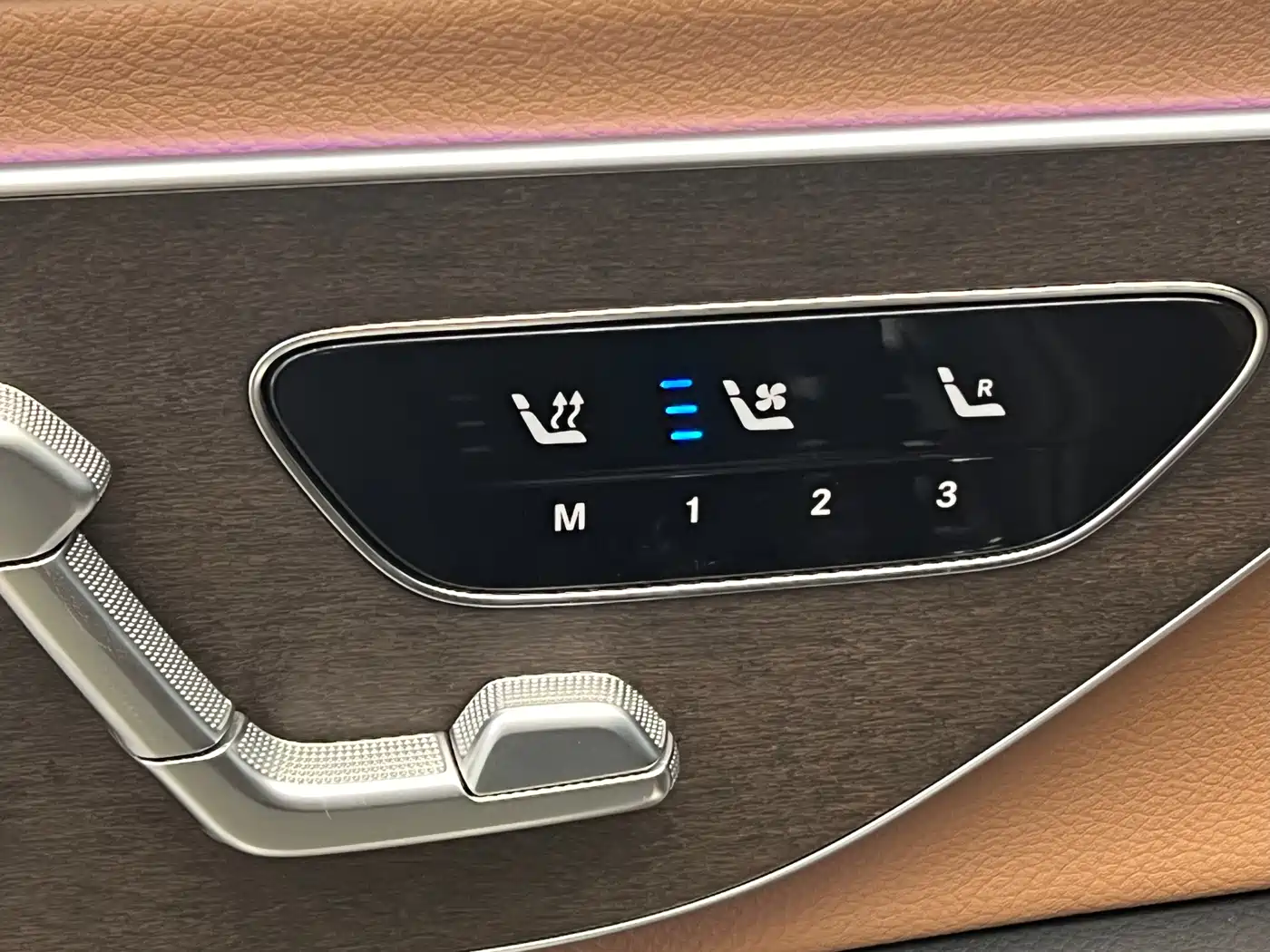 Mercedes-Benz E-Class 2025 E 300 L Luxury фото 11