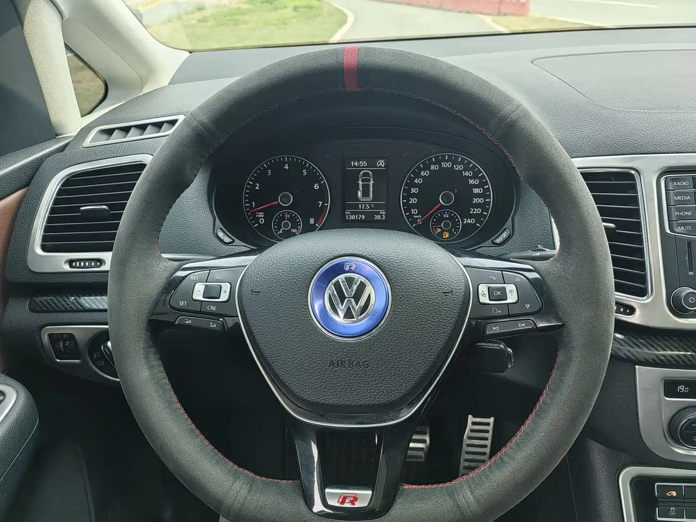 Volkswagen Sharan 2016 380TSI Comfort 7-seater фото 17