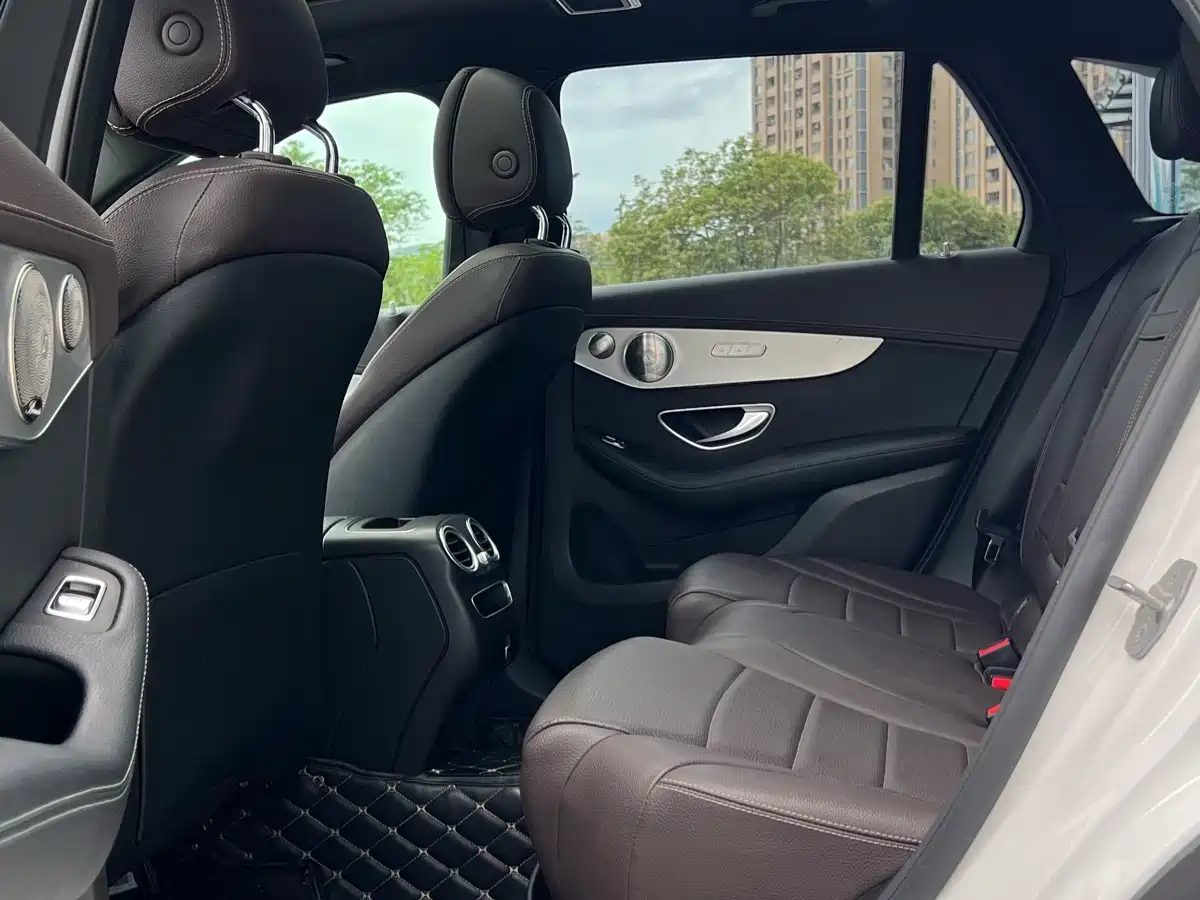 Mercedes-Benz GLC 2021 GLC 260 L 4MATIC Sporty фото 6