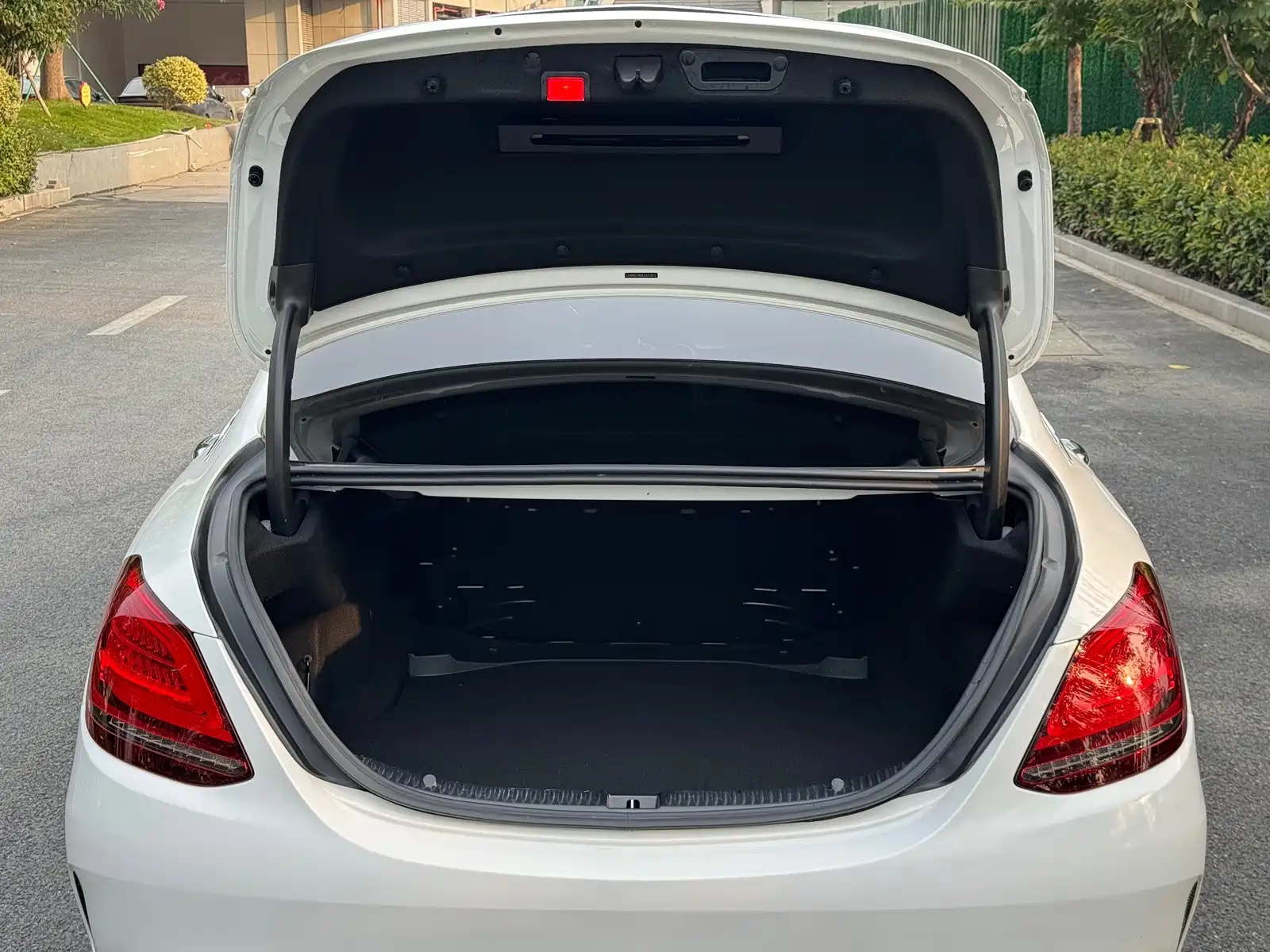Фото 8 - Mercedes-Benz C-Class