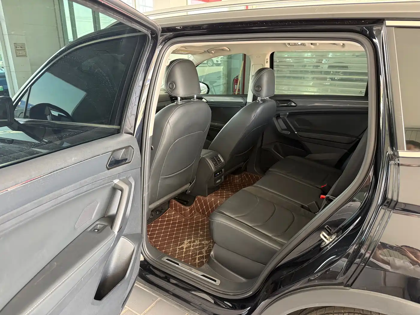Volkswagen Tiguan L 2021 330TSI Automatic 2WD R-Line Premium фото 10