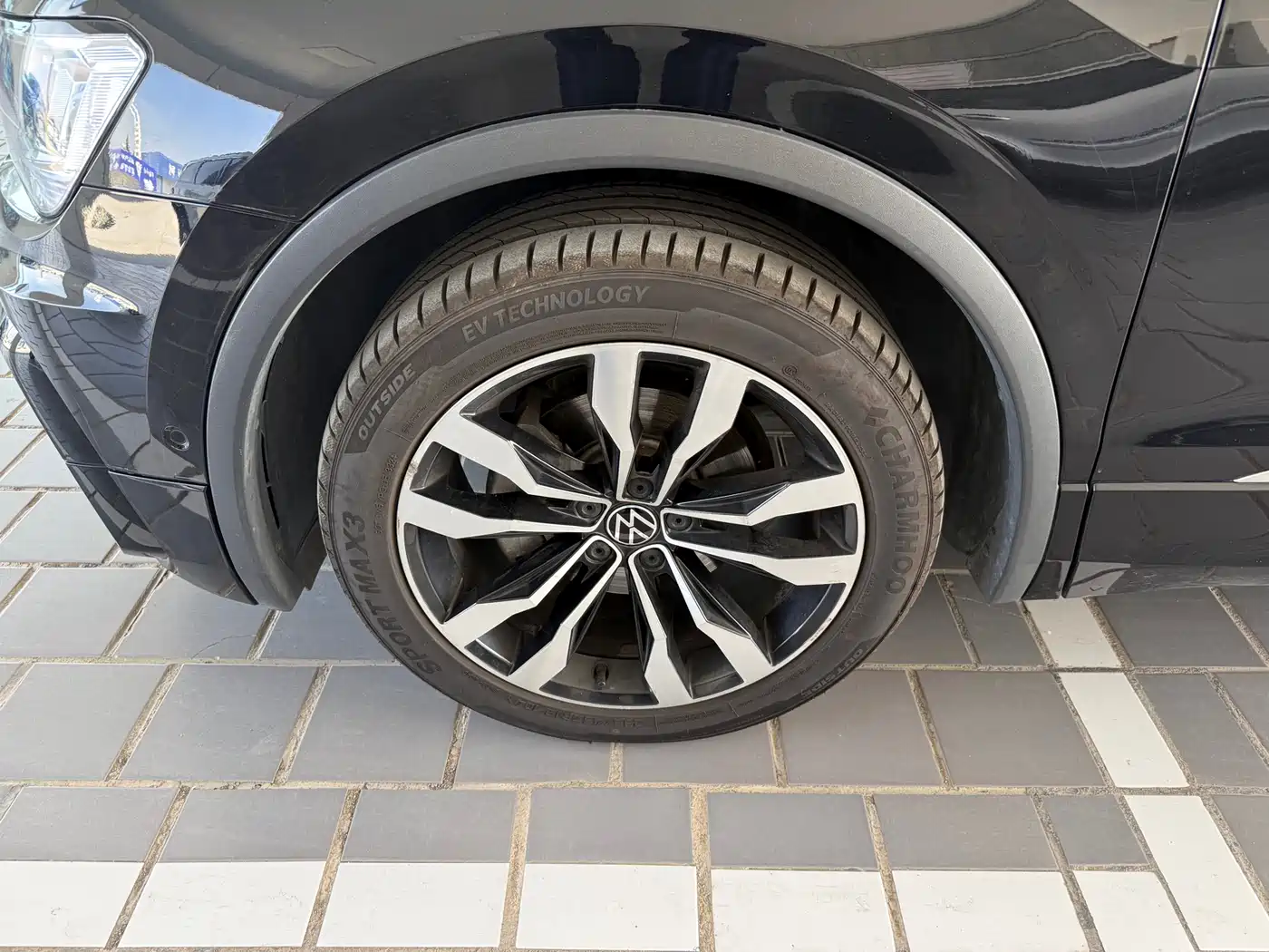 Volkswagen Tiguan L 2021 330TSI Automatic 2WD R-Line Premium фото 4