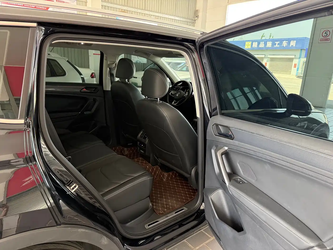 Volkswagen Tiguan L 2021 330TSI Automatic 2WD R-Line Premium фото 16