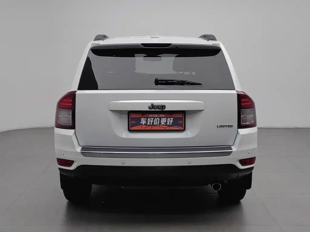 Фото 4 - Jeep Compass (Import)