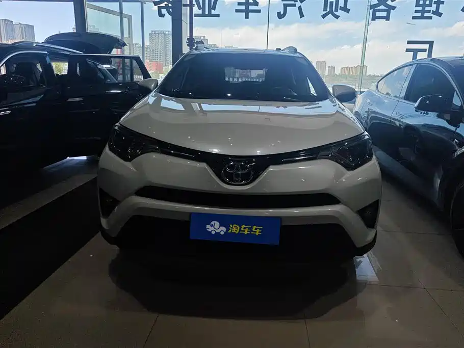 Toyota RAV4 Rongfang 2018 2.0L CVT 2WD Trend X Edition фото 2