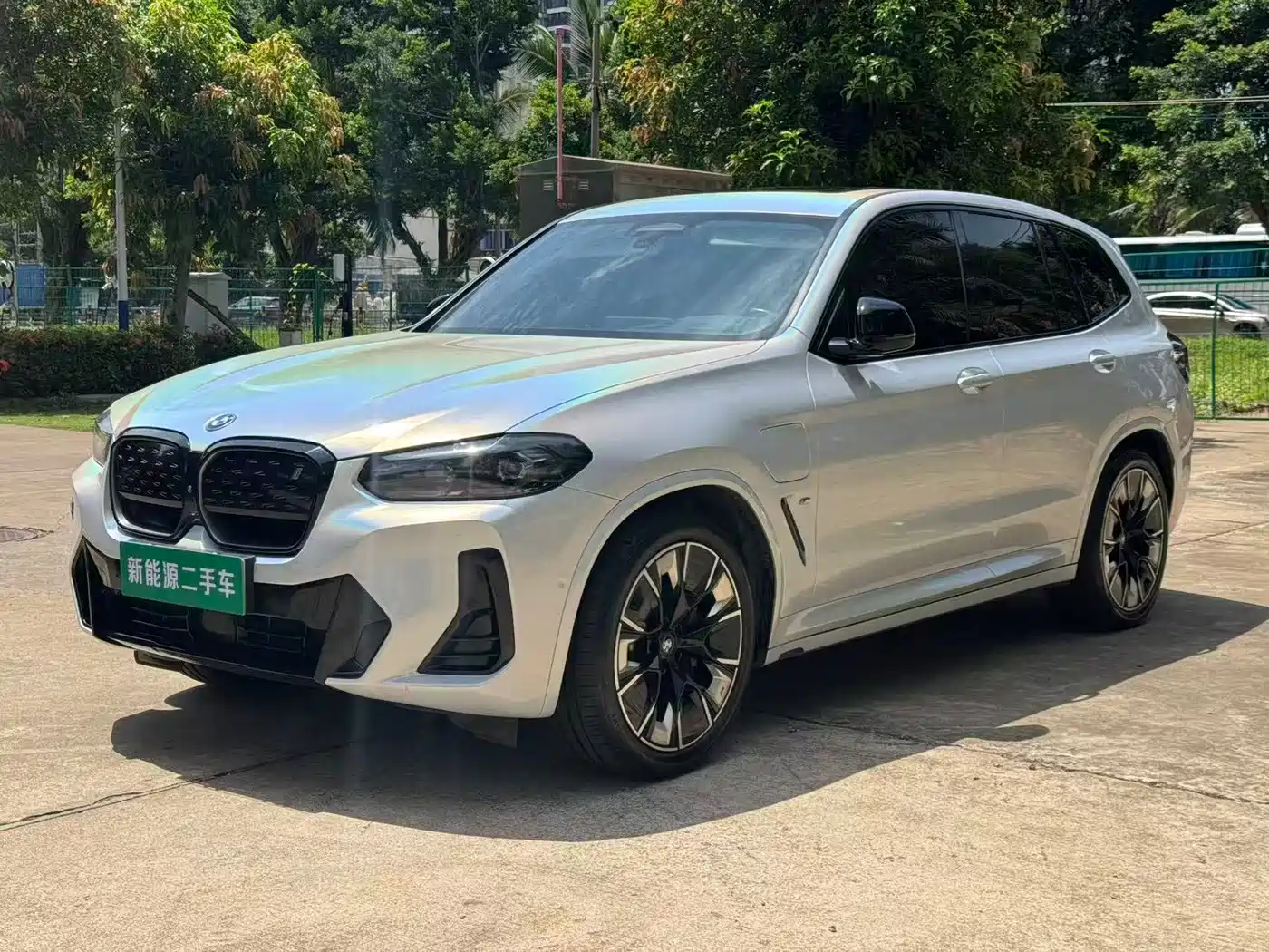 Фото 1 - BMW iX3