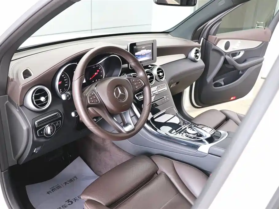 Mercedes-Benz GLC 2019 Model GLC 200 L 4MATIC фото 16