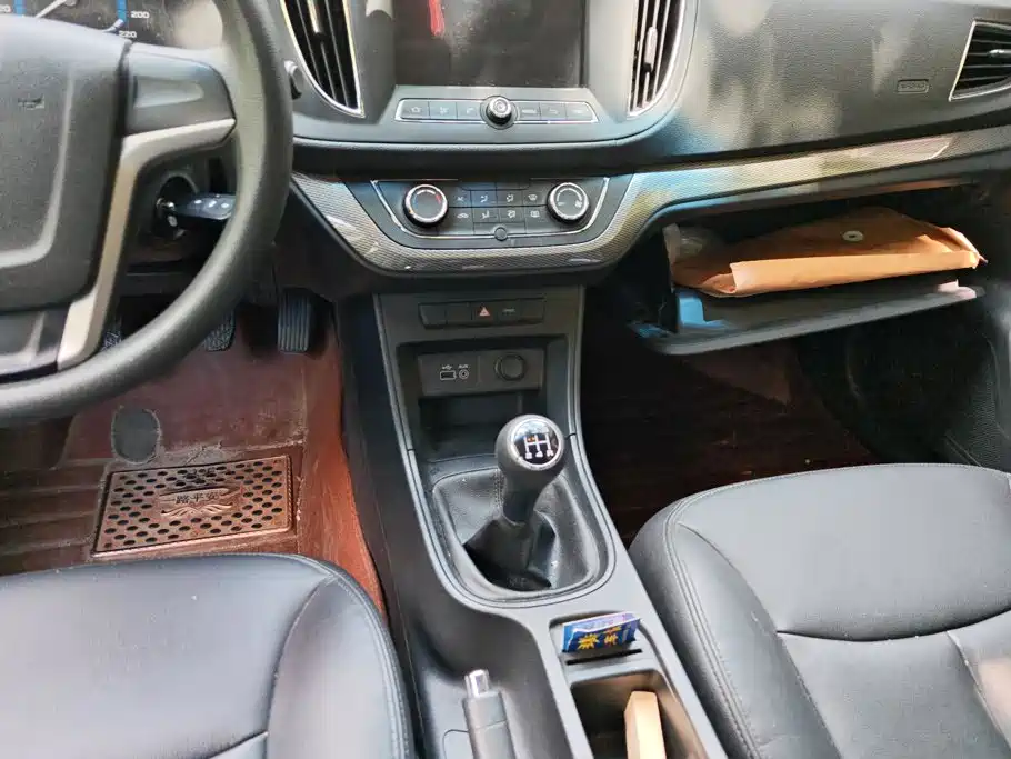 Roewe 360 2017 2017 1.5L Manual Luxury Edition
