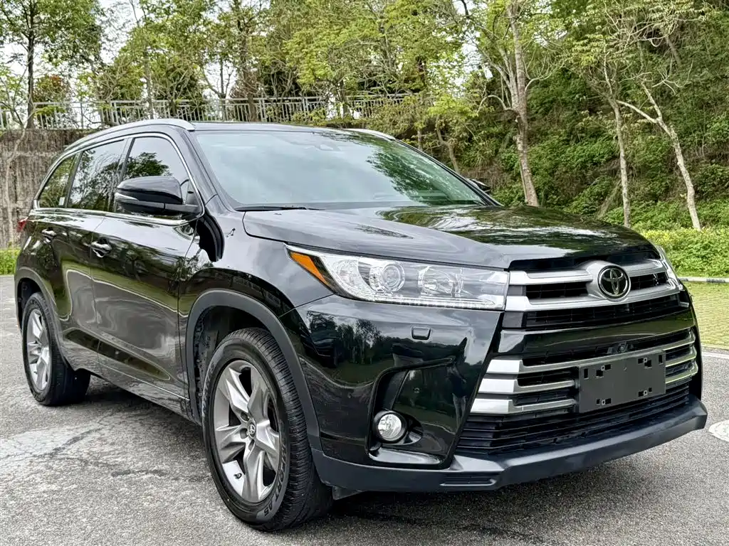 TOYOTA HIGHLANDER