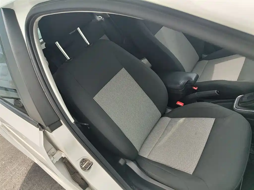 Volkswagen Polo 2018 1.5L Auto Safe Drive фото 24