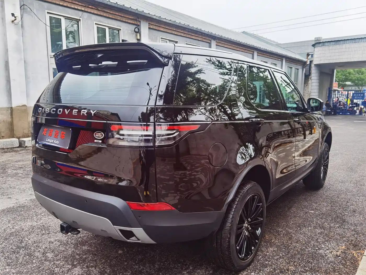 Land Rover Discovery 2017 3.0 SC V6 SE фото 6