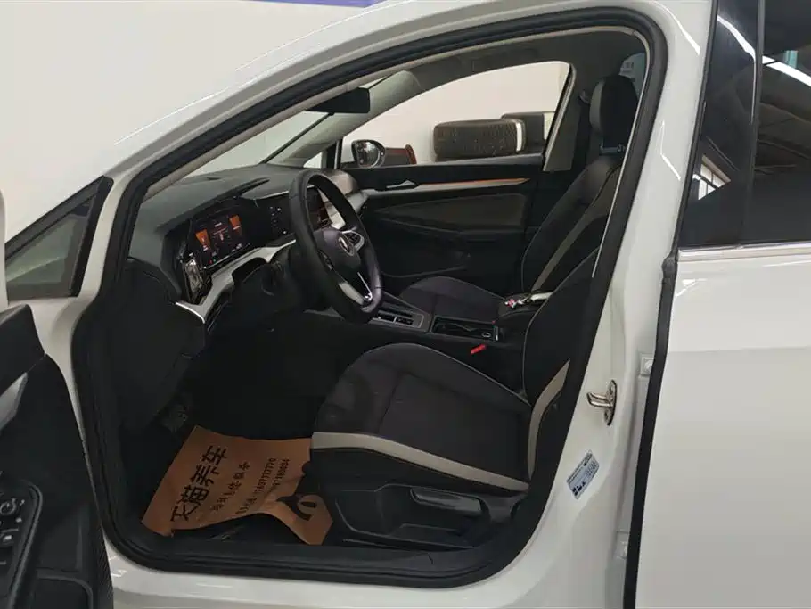 Volkswagen Golf 2023 Facelift 280TSI DSG Pro фото 8