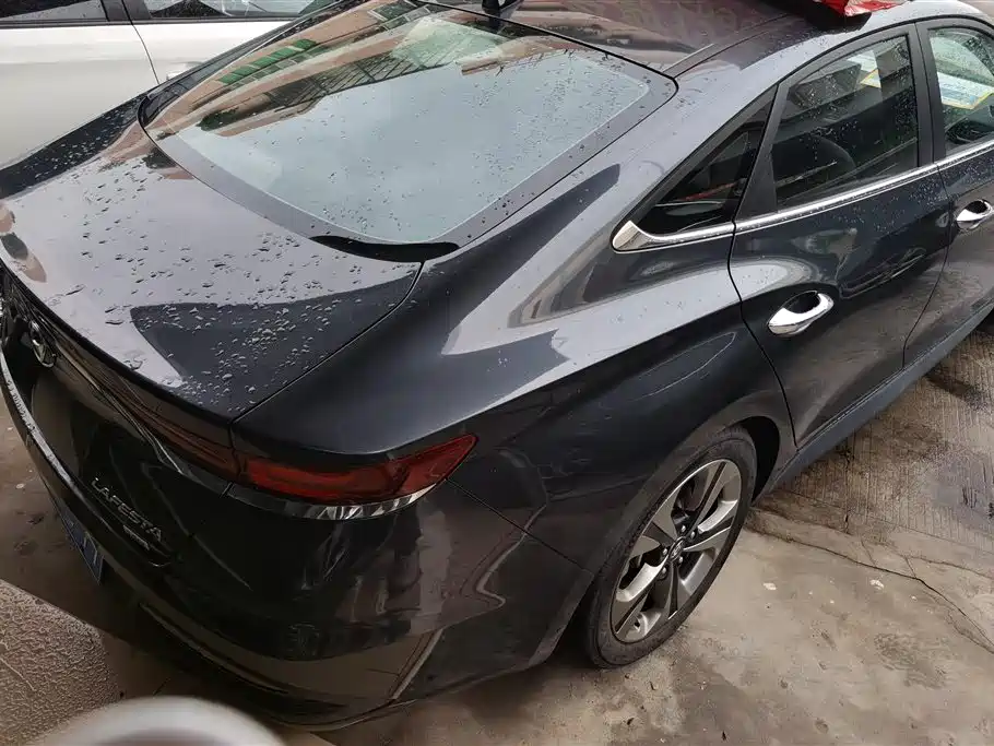 Hyundai Fista 2019 240TGDi Sport Edition China VI фото 3