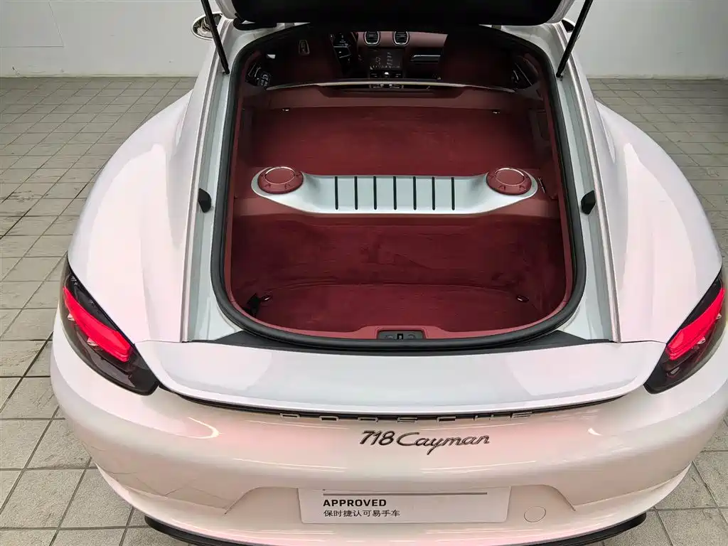 PORSCHE 718