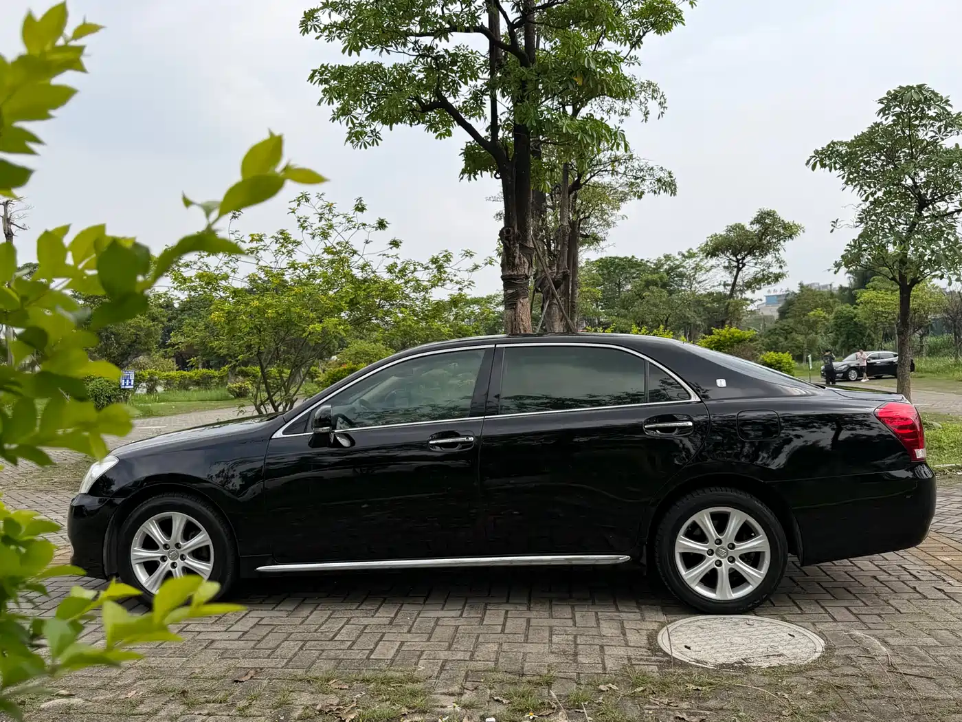 Toyota Crown 2010 3.0L Royal Saloon фото 8