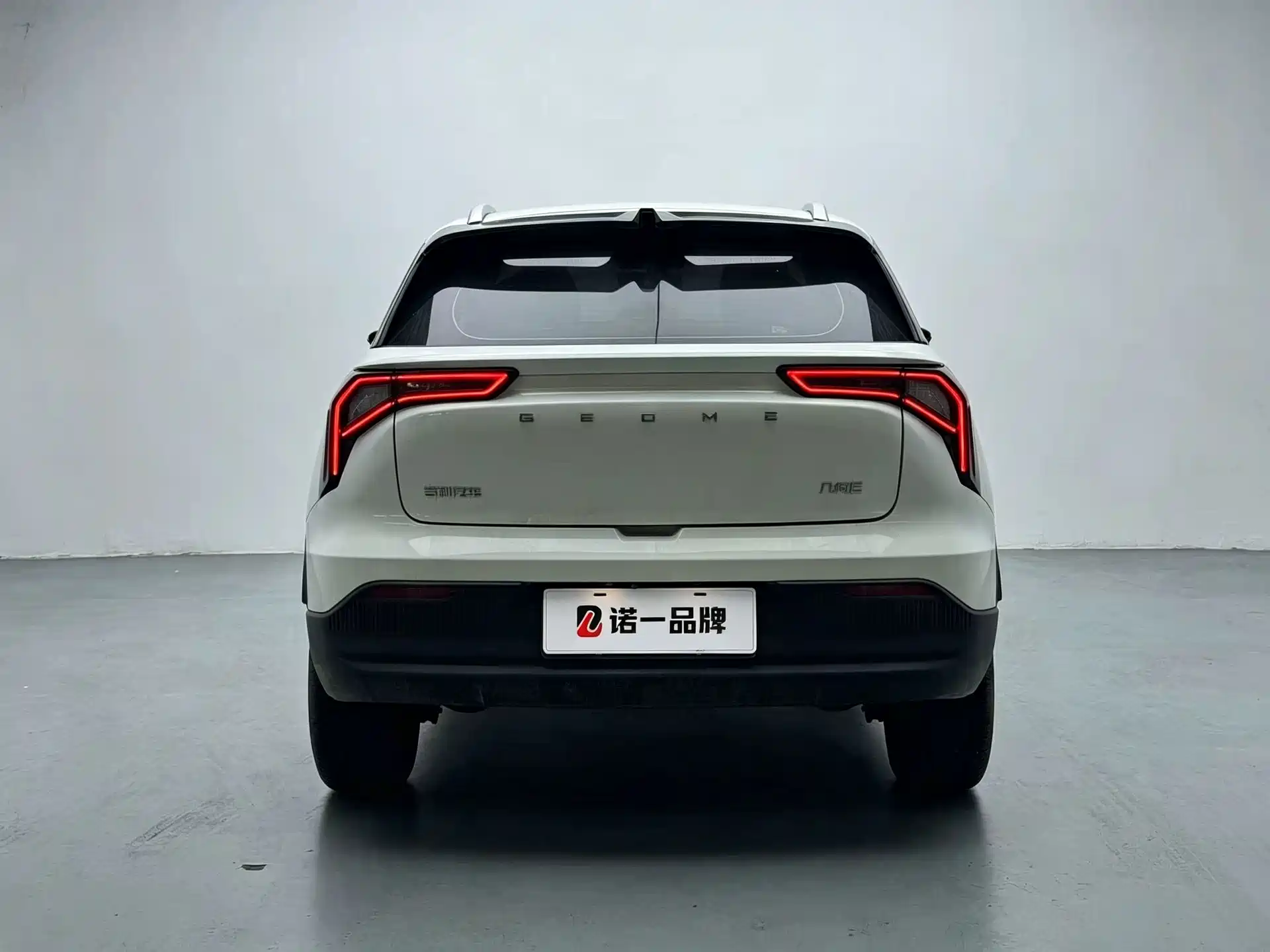 Фото 6 - Geely Geometry E Firefly