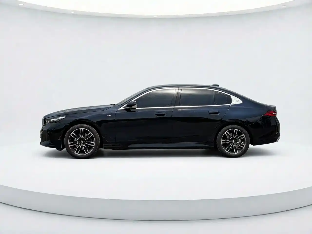 BMW 5 Series 2024 525Li M Sport Package фото 3