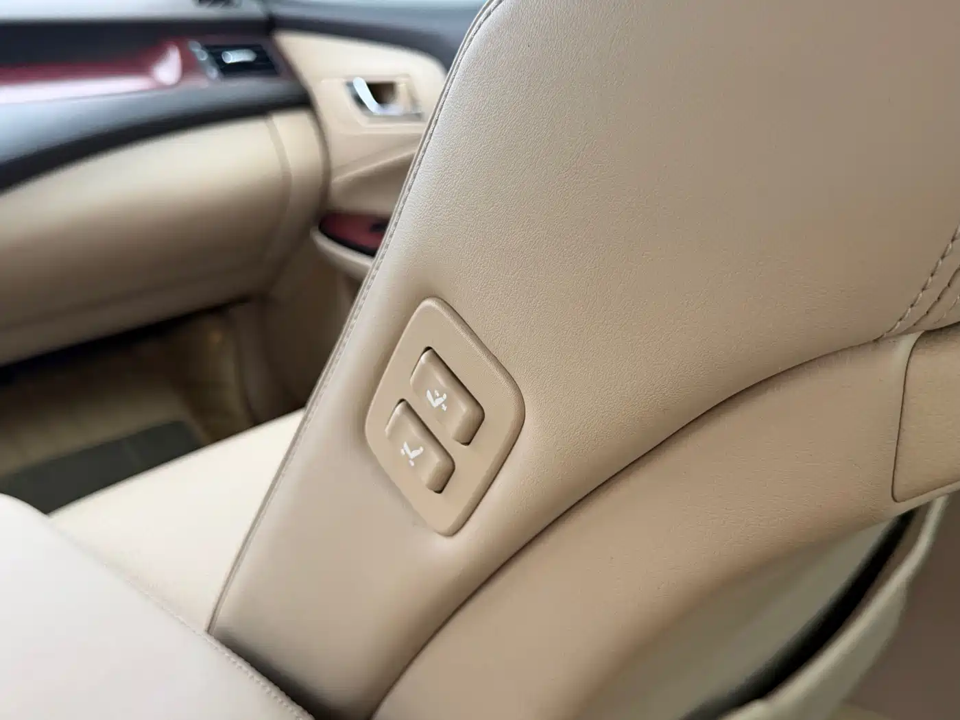 Toyota Crown 2010 3.0L Royal Saloon фото 12
