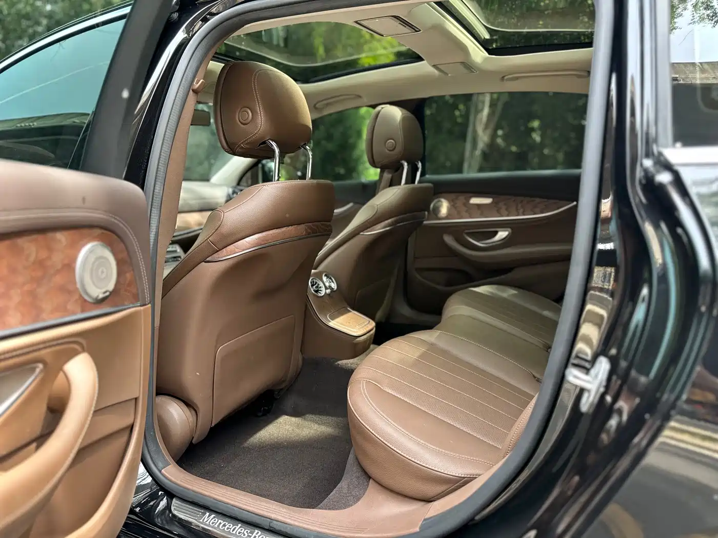 Mercedes-Benz E-Class 2023 E 300 L Fashion фото 13
